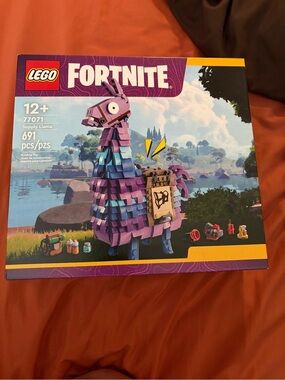 Lego Fortnite Supply Llama – Purple, Blue, Teal